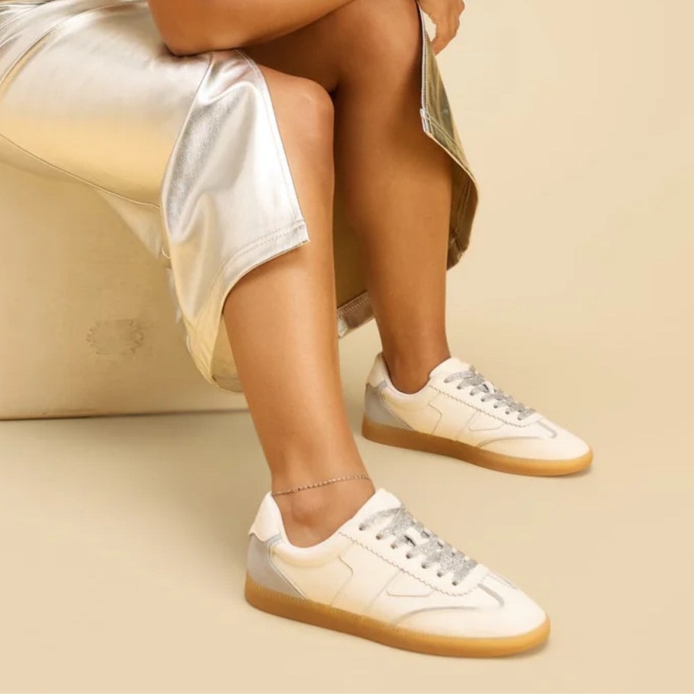 Toms NWT Collins sneaker